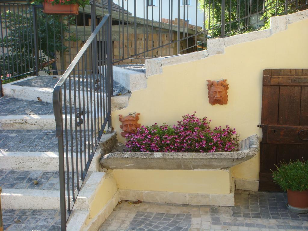 Residence Villa Valsi ซานโตสเตฟาโน ดิ เซสซานีโอ ภายนอก รูปภาพ